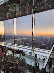 Das verspiegelte Innere des Summit One Vanderbilt