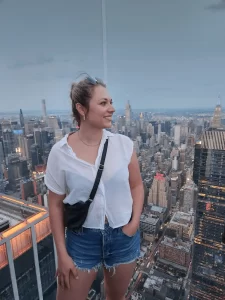 Nina von Raus in die Welt auf dem Edge in New York