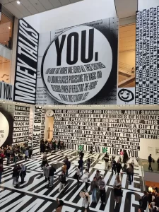 Die Eingangshalle des MoMA in New York