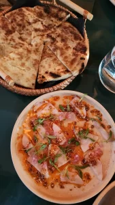 Das Menü im Zou Zous macht richtig satt und bietet ein tolles Preis-Leistungsverhältnis